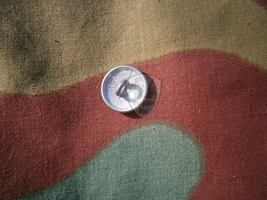 Field jacket button
