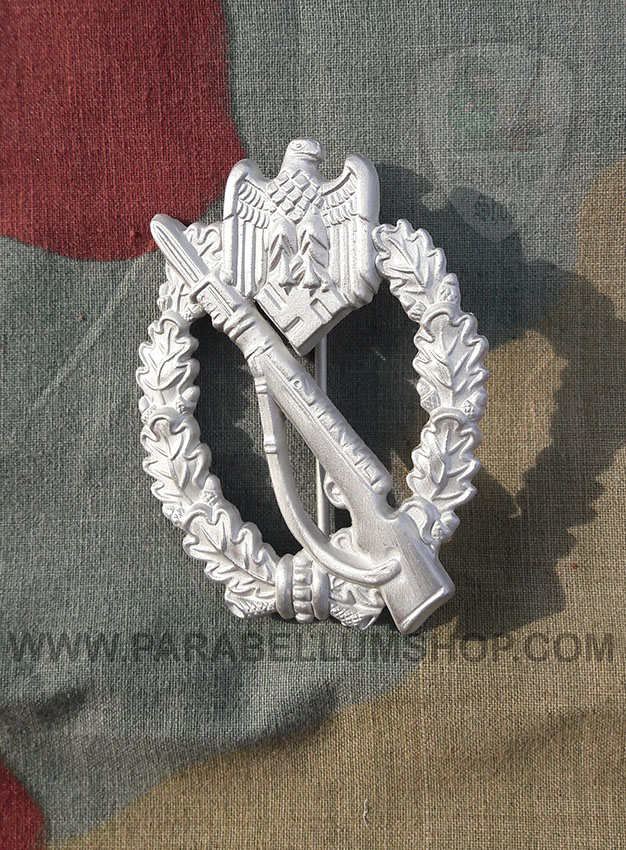 Infantry Assault Badge silver Infanterie Sturmabzeichen in Silber Infantry Assault Badge silver Infanterie Sturmabzeichen in Silber