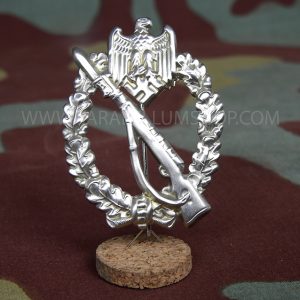 Infantry Assault Badge in German silver - Infanterie Sturmabzeichen in Silber