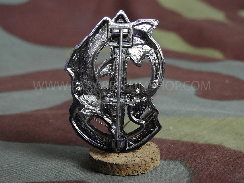 Italian WW2 Surface assault pilot boat badge Social Republic
