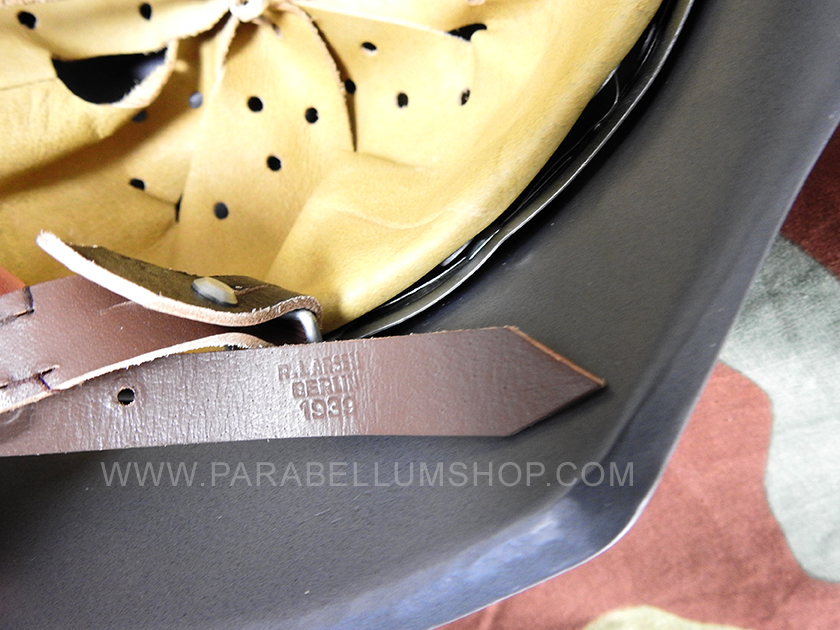 WW2 German army M42 steel helmet with decal - Stahlhelm M42