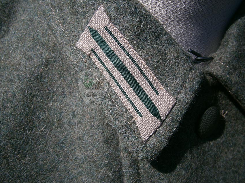 German WW2 field tunic M40 with Heer insignia