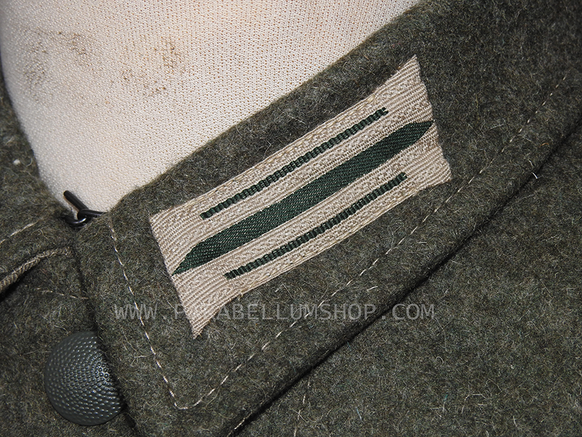 German WW2 field tunic M40 with Heer insignia