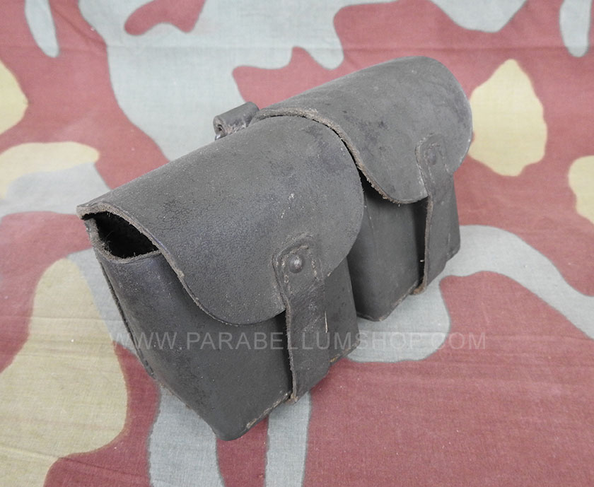 Italian Army Carcano M91 M1907 modified leather ammo pouch - genuine -