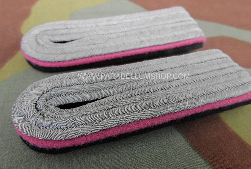 Untersturmführer panzer Waffen SS officer shoulder board