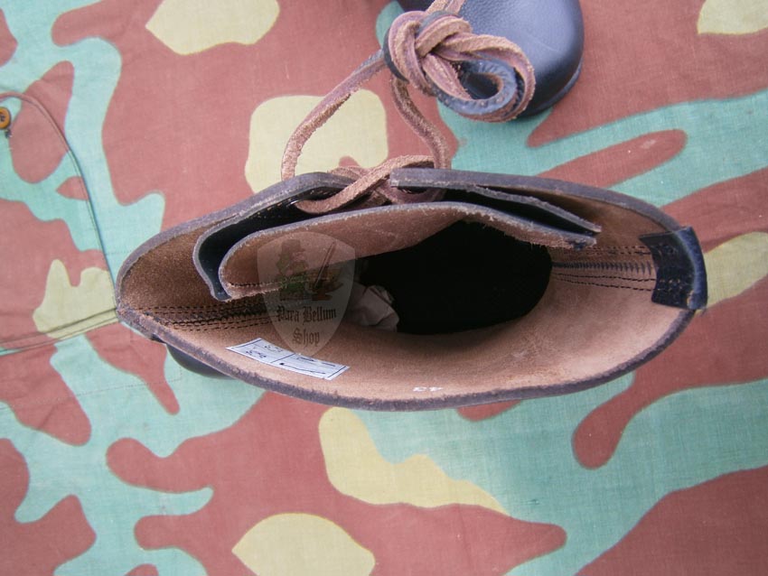 Fallschirmjager boots first model