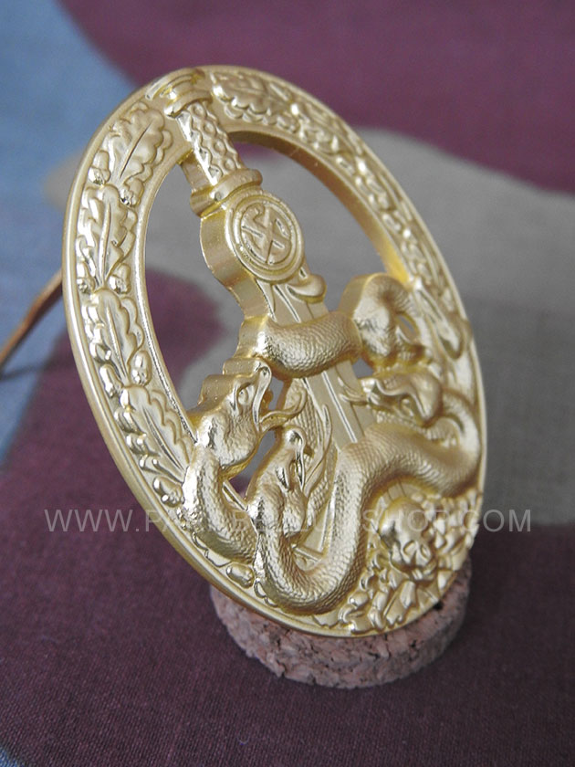 Anti-Partisan Badge in Gold Das Bandenkampfabzeichen in Gold